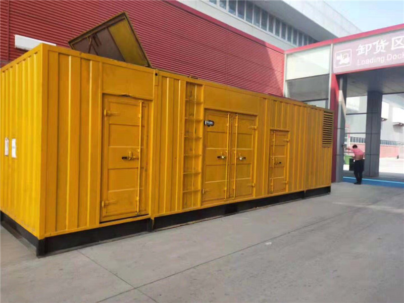 墨竹工卡柴油发电机组预热机油时需要注意哪些安全事项？